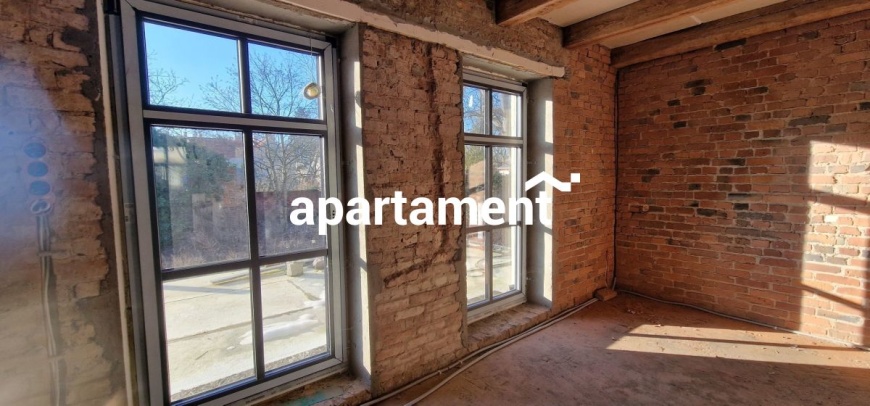 Duży dom na ul. Morelowej, 3 piętra, duża działka