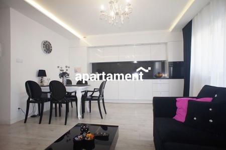Nowe 3 pokojowe z dużym (ok. 43m2) tarasem.