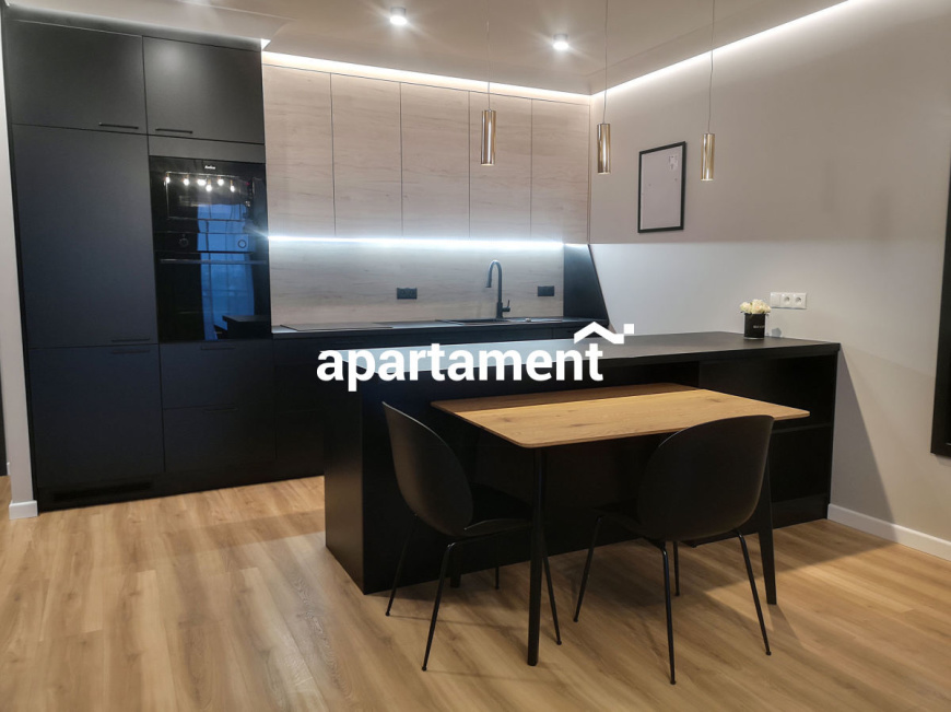 Rezerwacja ! Centrum Z Miejscem Postojowym