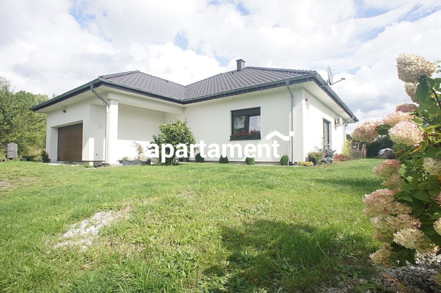 Parterowy, nowy, wygodny dom wolnostojący w Ochli