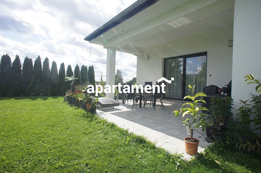 Rezerwacja !! Parterowy dom wolnostojący w Ochli..