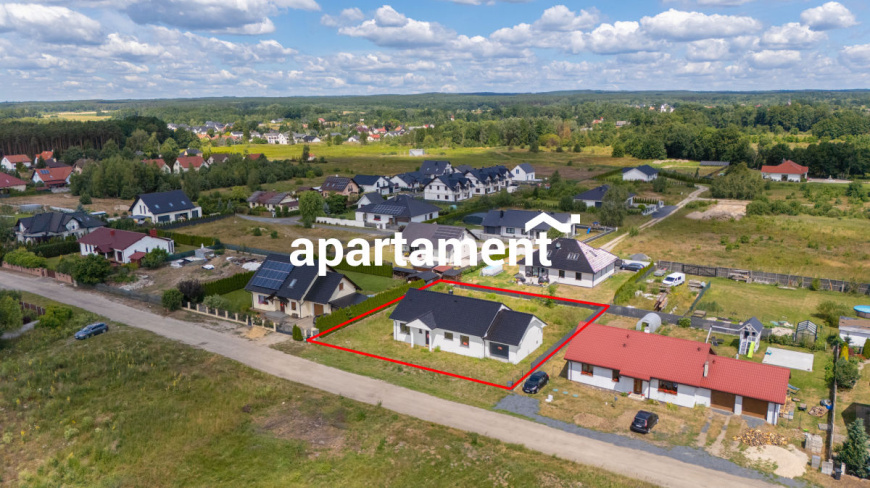 Wolnostojący dom parterowy z garażem Ochla-Jelenia